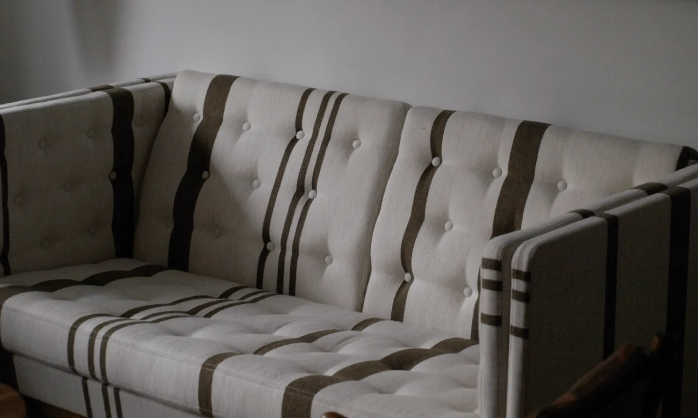 Designsofa med nyt betræk fra OMCOVER